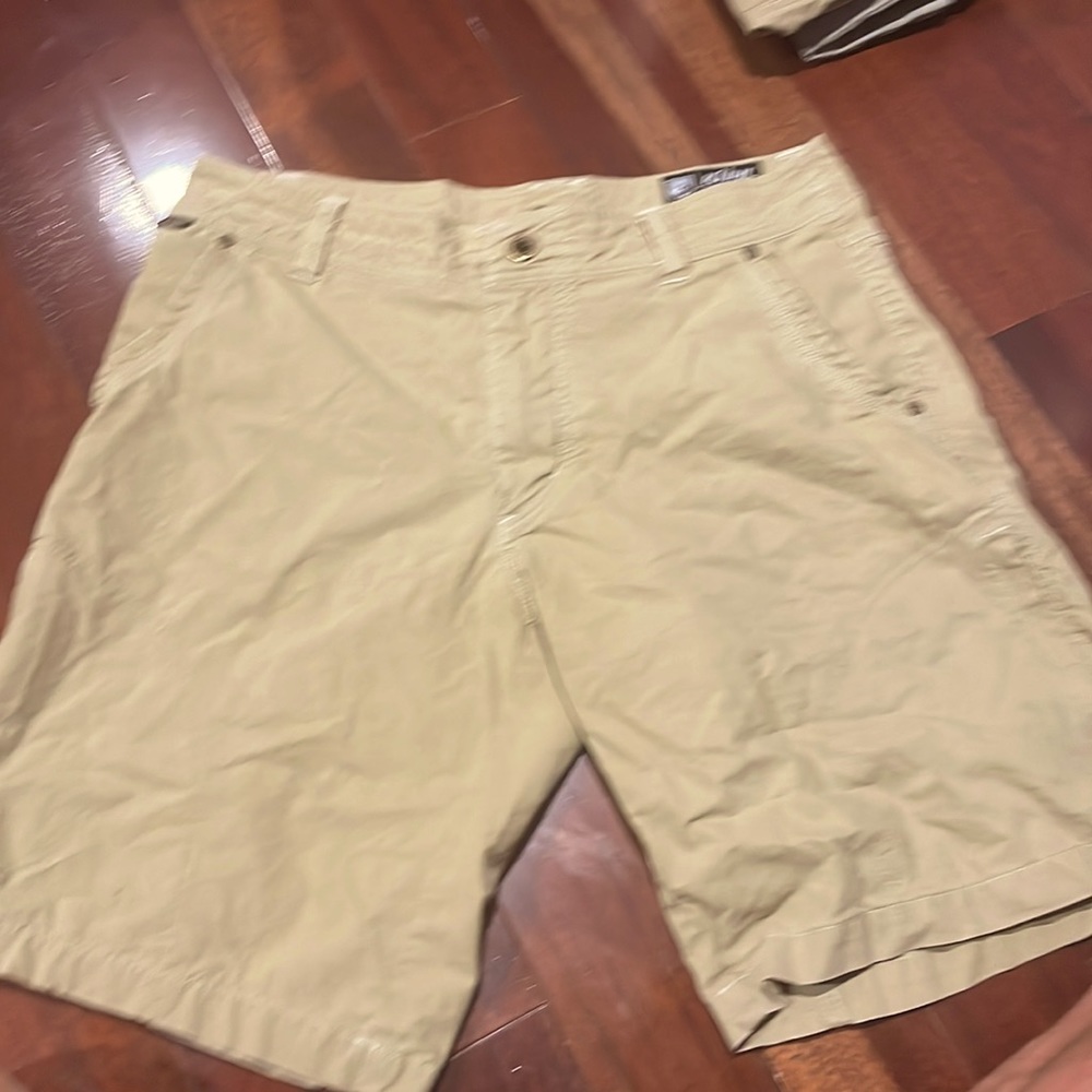 Mens Kuhl rambler shorts in good condition.